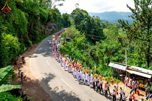 ภาพ No.226247:วันที่ 7-10 พฤษภาคม พ.ศ. 2568 โครงการเดินธรรมยาตรา สยาม-ลังกา ธรรมยาตรา ฉลองเทศกาลวิสาขบูชาแห่งชาติ ศรีลังกา บูชาธรรม 81 ปี หลวงพ่อธัมมชโย เมืองนูวราอิลิยา ประเทศศรีลังกา