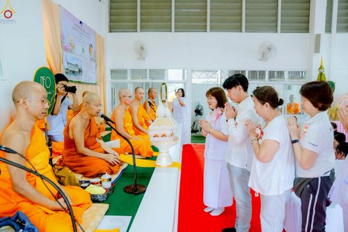 ภาพ No.266827:วันที่ 5 พฤศจิกายน พ.ศ. 2568 พิธีทอดกฐิน ณ อนุสรณ์สถานพระมงคลเทพมุนี  (สด จนฺทสโร) ผู้ค้นพบวิชชาธรรมกาย สถานที่ตั้งมโนปณิธานบวชตลอดชีวิต คลองบางนางแท่น ต.หอมเกร็ด อ.สามพราน จ.นครปฐม