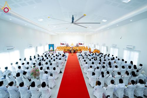 ภาพ No.174373:พิธีทอดกฐินกตัญญูบูชาธรรม ณ ศูนย์ปฏิบัติธรรมพระมงคลเทพมุนี อ.สองพี่น้อง จ.สุพรรณบุรี ในโครงการกฐินสามัคคีทั่วไทย 30,000 วัด บูชาธรรม 80 ปี หลวงพ่อธัมมชโย โดยคณะศิษยานุศิษย์วัดพระธรรมกาย วันที่ 10 พฤศจิกายน พ.ศ. 2567