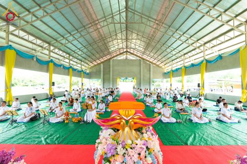 ภาพ No.164734:พิธีทอดกฐิน ณ ธุดงคสถานเขาย้อย เพชรบุรี สร้างอาคารปฏิบัติธรรม พระมงคลเทพมุนี(สด จนฺทสโร) ตำบลสระพัง อำเภอเขาย้อย จังหวัดเพชรบุรี วันอาทิตย์ ที่ 20 ตุลาคม พ.ศ. 2567