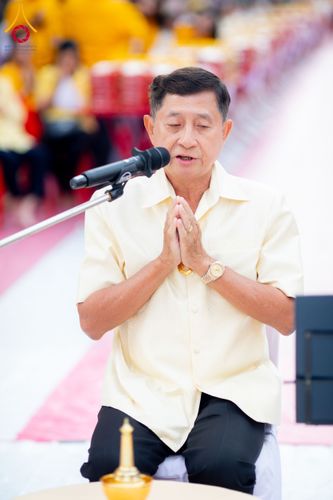 ภาพ No.180286:พิธีทำบุญตักบาตร ข้าวสารอาหารแห้ง แด่คณะสงฆ์ 99 รูป เนื่องในวันพ่อแห่งชาติ ปีที่ 50 ณ ศูนย์การค้าตลาดรังสิต ซ.รังสิต-ปทุมธานี 5 วันที่ 5 ธันวาคม พ.ศ. 2567