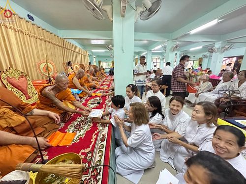 ภาพ No.163275:โครงการกฐินสามัคคีทั่วไทย 30,000 วัด บูชาธรรม 80 ปี หลวงพ่อธัมมชโย โดย คณะศิษยานุศิษย์วัดพระธรรมกาย ณ วัดประดิษฐ์ธรรม จ.สระบุรี วันที่ 19 ตุลาคม พ.ศ. 2567