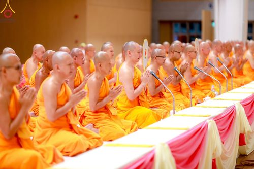 ภาพ No.145233:พิธีถวายผ้าอาบน้ำฝนและประทีปโคมไฟ ณ สภาธรรมกายสากล วัดพระธรรมกาย วันเสาร์ที่ 20 กรกฎาคม พ.ศ. 2567