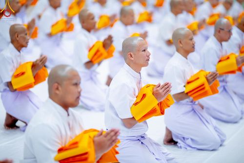 ภาพ No.217189:วันเสาร์ที่ 12 เมษายน พ.ศ. 2568 พิธีบรรพชา พิธีขอศีลและขอนิสสัย พิธีมอบบาตร ในโครงการอุปสมบทหมู่ บูชาธรรมหลวงพ่อธัมมชโย, โครงการธรรมทายาท ระดับอุดมศึกษา รุ่นที่ 52 ,  โครงการบวชพระนานาชาติ AEC & WAB CEO รุ่นที่ 4 ณ วัดพระธรรมกาย