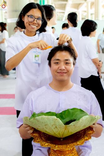 ภาพ No.228621:วันอังคารที่ 10 มิถุนายน พ.ศ. 2568 (วันพระ ขึ้น 15 ค่ำ เดือน 7) พิธีบุพเปตพลี ครั้งที่ 165 อุทิศบุญแด่หมู่ญาติที่ล่วงลับไปแล้ว และสืบทอดอายุพระพุทธศาสนา ณ หอฉันคุณยายอาจารย์ฯ วัดพระธรรมกาย