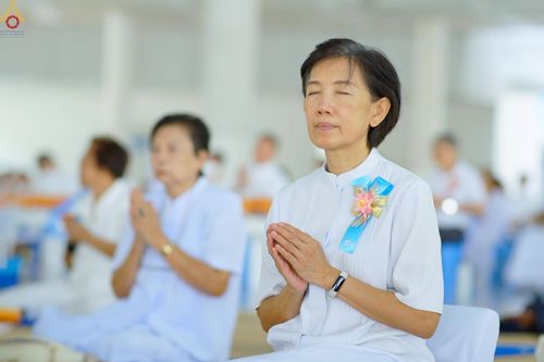 ภาพ No.240074:วันเสาร์ที่ 23 สิงหาคม พ.ศ. 2568 (วันพระ แรม 14 ค่ำ เดือน 9) พิธีบุพเปตพลี ครั้งที่ 169 ร่วมอุทิศบุญแด่หมู่ญาติที่ล่วงลับไปแล้ว และสืบทอดอายุพระพุทธศาสนา ณ หอฉันคุณยายอาจารย์ฯ วัดพระธรรมกาย