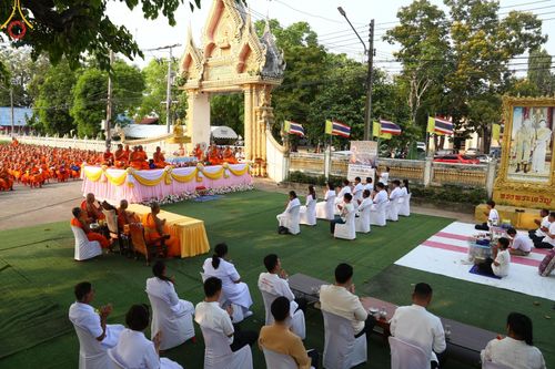 ภาพ No.135392:โครงการตักบาตรข้าวสารอาหารแห้งพระภิกษุสามเณร ๑,๐๐๐ รูป วันอังคารที่ ๙ เมษายน พ.ศ.๒๕๖๗ ณ ถนนหน้าที่ว่าการอำเภอคลองขลุง (เส้นเลียบแม่น้ำปิง) ตำบลคลองขลุง อำเภอคลองขลุง จังหวัดกำแพงเพชร