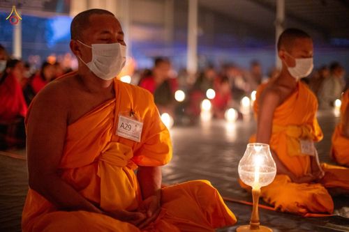 ภาพ No.76553:คณะสงฆ์และสามเณรบังกลาเทศ ปฎิบัติธรรมและจุดโคมประทีปถวายเป็นพุทธบูชา วันที่ 17 กุมภาพันธ์ พ.ศ. 2566