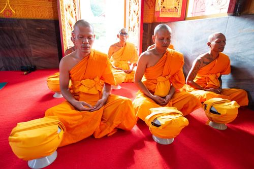 ภาพ No.101134:พิธีอุปสมบทหมู่ ในโครงการอุปสมบทบูชาธรรม มหาปูชนียาจารย์ พ.ศ. 2566 ณ วัดท่าเกวียน อำเภอพนมสารคาม จังหวัดฉะเชิงเทรา วันที่ 5 ธันวาคม พ.ศ. 2566