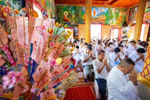 ภาพ No.173395:พิธีทอดกฐิน วัดทาป่าสัก จ.ลำพูน ในโครงการกฐินสามัคคีทั่วไทย 30,000 วัด บูชาธรรม 80 ปี หลวงพ่อธัมมชโย โดยคณะศิษยานุศิษย์วัดพระธรรมกาย วันที่ 3 พฤศจิกายน พ.ศ. 2567