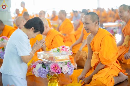 ภาพ No.168680:พิธีถวายภัตตาหารเมนูสวรรค์ ณ หอฉันคุณยายอาจารย์ วัดพระธรรมกาย ในวันเสาร์ที่ 9 พฤศจิกายน พ.ศ. 2567