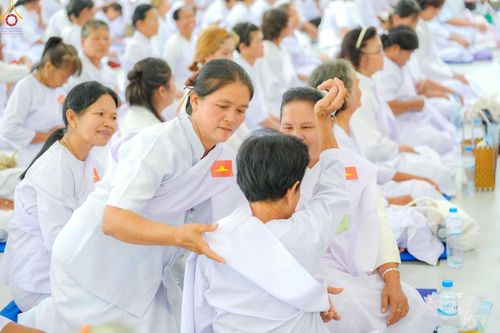 ภาพ No.247861:วันที่ 19-21 กันยายน พ.ศ. 2568 โครงการอบรมอุบาสิกาแก้ว รุ่นที่ 2 ณ ศูนย์ปฏิบัติธรรมจังหวัดบุรีรัมย์