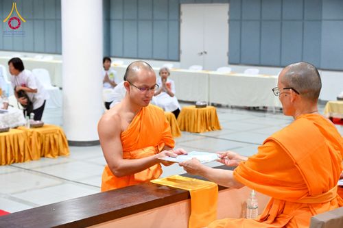 ภาพ No.229058:วันอาทิตย์ที่ 15 มิถุนายน พ.ศ. 2568 พิธีทอดผ้าป่าทุนพัฒนาพระมหาเปรียญ และทุนเผยแผ่พระพุทธศาสนาไปทั่วโลก ณ ห้องสัมมนา SPD สภาธรรมกายสากล วัดพระธรรมกาย