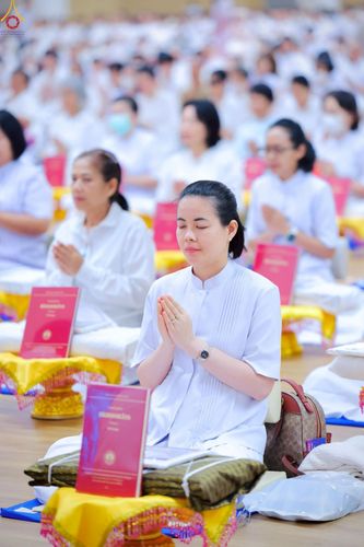 ภาพ No.228317:วันอาทิตย์ที่ 8 มิถุนายน พ.ศ. 2568 พิธีถวายทุนสนับสนุนพระไตรปิฎกฉบับธรรมชัย และอนุรักษ์คัมภีร์โบราณ ณ ห้องแก้วสารพัดนึก 2 วัดพระธรรมกาย