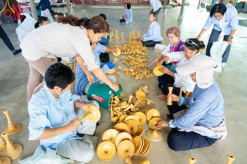 ภาพ No.211139:วันเสาร์ที่ 15 มีนาคม พ.ศ. 2568  การเตรียมงานของเจ้าหน้าที่ เพื่องานฉลองปทุมเจดีย์ ณ ศูนย์อบรมเยาวชนปัตตานี