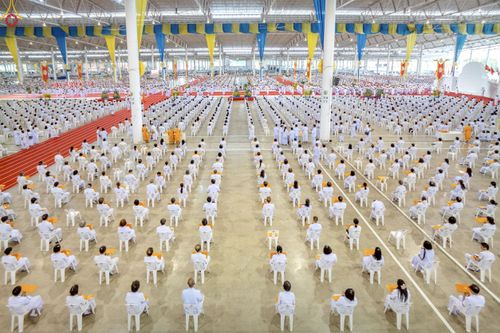 ภาพ No.240691:วันพุธที่ 27 สิงหาคม พ.ศ. 2568 พิธีทอดผ้าป่าเพื่อสร้างอาคาร  82 ปี หลวงพ่อธัมมชโย สมทบกฐินวัดพระธรรมกาย และกฐิน 30,000 วัดทั่วประเทศ ครั้งที่ 1