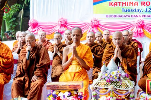 ภาพ No.176111:พิธีทอดผ้าป่าสมทบกฐิน ณ วัดพุทธคยา บานา วิหาร เมืองคยา รัฐพิหาร ประเทศอินเดีย โดยมูลนิธิธรรมกาย ในนามหลวงพ่อธัมมชโย  วันที่ 12 พฤศจิกายน พ.ศ. 2567