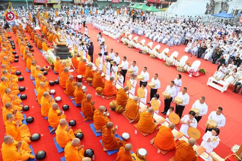 ภาพ No.312551:วันอาทิตย์ที่ 8 มีนาคม พ.ศ.2569 ทำบุญเมืองนครราชสีมา 558 ปี ตักบาตรพระ 10,000 รูป