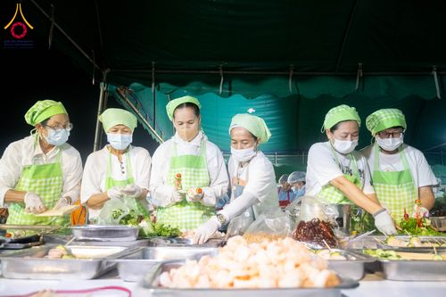 ภาพ No.298446:วันที่ 20 มกราคม พ.ศ. 2569 พิธีถวายภัตตาหารเป็นสังฆทาน แด่พระธรรมยาตรา ณ อนุสรณ์สถานบางปลา วัดบางปลา อำเภอบางเลน จังหวัดนครปฐม ในโครงการธรรมยาตรา กตัญญูบูชา มหาปูชนียาจารย์ พระมงคลเทพมุนี(สด จนฺทสโร) พระผู้ปราบมาร อนุสรณ์สถาน 7 แห่ง ปีที่ 14