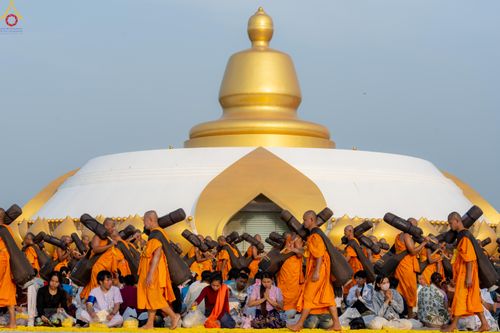 ภาพ No.299595:วันที่ 18 มกราคม พ.ศ. 2569 พิธีต้อนรับพระธรรมยาตรา (ภาพชุดที่ 2) ณ อนุสรณ์สถานลำดับที่ 5  สถานที่เผยแผ่วิชชาธรรมกายครั้งแรก อนุสรณ์สถานบางปลา วัดบางปลา อำเภอบางเลน จังหวัดนครปฐม ในโครงการธรรมยาตรา กตัญญูบูชา มหาปูชนียาจารย์ พระมงคลเทพมุนี(สด จนฺทสโร) พระ