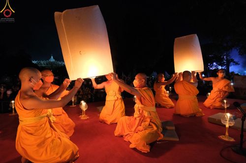 ภาพ No.46587:พิธีจุดโคมวิสาขประทีป วันวิสาขบูชา พ.ศ. 2565 ณ ประเทศอินโดนีเซีย