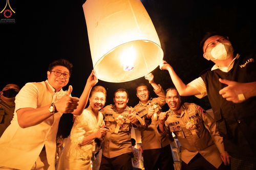 ภาพ No.46589:พิธีจุดโคมวิสาขประทีป วันวิสาขบูชา พ.ศ. 2565 ณ ประเทศอินโดนีเซีย