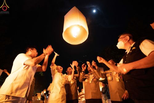 ภาพ No.46588:พิธีจุดโคมวิสาขประทีป วันวิสาขบูชา พ.ศ. 2565 ณ ประเทศอินโดนีเซีย