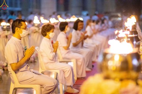 ภาพ No.52640:ประมวลภาพวันคล้ายวันเกิดครบรอบ 138 ปี พระมงคลเทพมุนี (สด จนฺทสโร) พระผู้ปราบมาร ชุดที่ 2