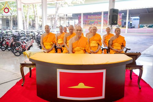 ภาพ No.290930:วันจันทร์ที่ 5 มกราคม พ.ศ. 2569  วัดพระธรรมกาย มูลนิธิธรรมกาย  จัดพิธีมอบของขวัญสนับสนุนการจัดกิจกรรมงานวันเด็กแห่งชาติ ประจำปี พ.ศ. 2569 ให้แก่องค์กรภาคีเครือข่ายกว่า 200 องค์กร ณ วัดพระธรรมกาย อ.คลองหลวง จ.ปทุมธานี