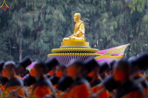 ภาพ No.106250:พระธรรมยาตราร่วมปฏิบัติธรรม และถ่ายภาพหมู่ประวัติศาสตร์ ในโครงการธรรมยาตรากตัญญูบูชา มหาปูชนียาจารย์ พระมงคลเทพมุนี(สด จนฺทสโร) พระผู้ปราบมาร  อนุสรณ์สถาน 7 แห่ง ปีที่ 12  วันที่ 4 มกราคม พ.ศ. 2567  ณ อนุสรณ์สถานมหาวิหารพระมงคลเทพมุนี จ.สุพรรณบุรี