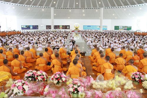 ภาพ No.3734:พิธีถวายภัตตาหารเนื่องในวันคล้ายวันละสังขารคุณยายอาจารย์ฯ 10 กันยายน พ.ศ. 2555