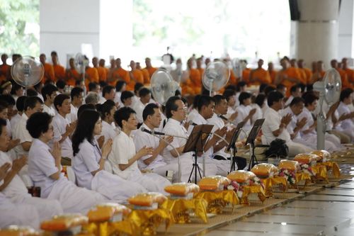 ภาพ No.3729:พิธีถวายภัตตาหารเนื่องในวันคล้ายวันละสังขารคุณยายอาจารย์ฯ 10 กันยายน พ.ศ. 2555