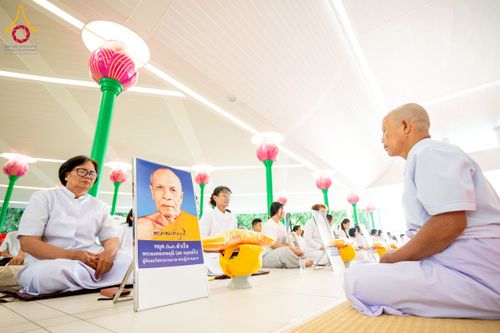 ภาพ No.244697:วันเสาร์ที่ 6 กันยายน พ.ศ. 2568 พิธีขอขมา-รับผ้าไตรของนาคธรรมทายาท โครงการอุปสมบทหมู่บูชาธรรมครบรอบ 108 ปี  วันครูผู้ค้นพบวิชชาธรรมกาย ณ โบสถ์พระไตรปิฎก วัดพระธรรมกาย