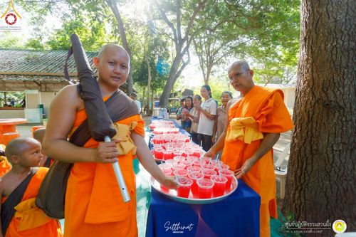 ภาพ No.222158:วันที่ 26-27 เมษายน พ.ศ. 2568 ศูนย์ปฏิบัติธรรมสวนผึ้ง ร่วมกับ ธุดงค์คสถานประจวบคีรีขันธ์ และวัดอ่าวน้อย  จัดกิจกรรมเดินธรรมยาตรา ตักบาตรข้าวสารอาหารแห้ง และจุดประทีปถวายเป็นพุทธบูชา ณ วัดอ่าวน้อย จ.ประจวบคีรีขันธ์