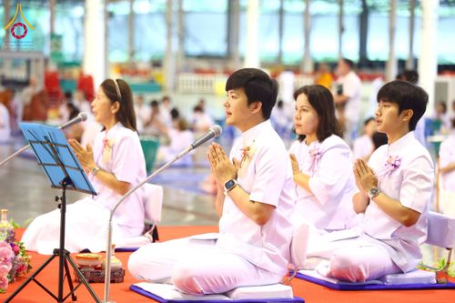 ภาพ No.223351:วันวิสาขบูชา วันอาทิตย์ที่ 11 พฤษภาคม พ.ศ. 2568 พิธีตักบาตร และปฎิบัติธรรม ณ สภาธรรมกายสากล วัดพระธรรมกาย