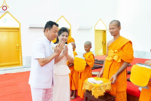 ภาพ No.101085:พิธีบรรพชาธรรมทายาท ในโครงการอุปสมบทบูชาธรรม มหาปูชนียาจารย์ พ.ศ. 2566 ณ วัดหนองไผ่ล้อม จ.ปราจีนบุรี วันที่ 2 ธันวาคม พ.ศ. 2566