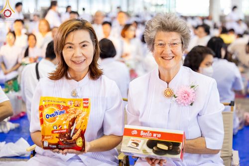 ภาพ No.207245:พิธีตักบาตร และปฏิบัติธรรมช่วงสาย ในวันมาฆบูชา วันพุธที่ 12 กุมภาพันธ์ พ.ศ. 2568 ณ วัดพระธรรมกาย จังหวัดปทุมธานี