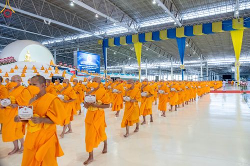 ภาพ No.102809:พิธีรับมอบต้นสมบัติจักรพรรดิ เพื่องานเผยแผ่พระพุทธศาสนาวิชชาธรรมกายไปทั่วโลก แด่ศูนย์ส่งเสริมศีลธรรมทั่วโลก 224 แห่ง วันอาทิตย์ที่ 17 ธันวาคม พ.ศ. 2566 ณ สภาธรรมกายสากล วัดพระธรรมกาย