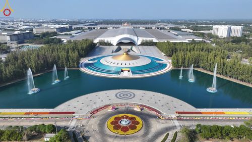 ภาพ No.188433:พิธีต้อนรับพระธรรมยาตรา ในโครงการธรรมยาตรา กตัญญูบูชา มหาปูชนียาจารย์ พระมงคลเทพมุนี(สด จนฺทสโร) พระผู้ปราบมาร อนุสรณ์สถาน 7 แห่ง ปีที่ 13 วันที่ 2 มกราคม พ.ศ. 2568 ณ วัดพระธรรมกาย จ.ปทุมธานี