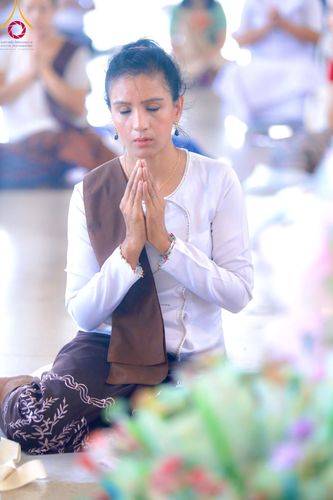 ภาพ No.99737:พิธีปฏิบัติธรรมและพิธีบูชาข้าวพระ ในวันอาทิตย์ต้นเดือนที่ 3 ธันวาคม พ.ศ. 2566 ณ สภาธรรมกายสากล วัดพระธรรมกาย จ.ปทุมธานี