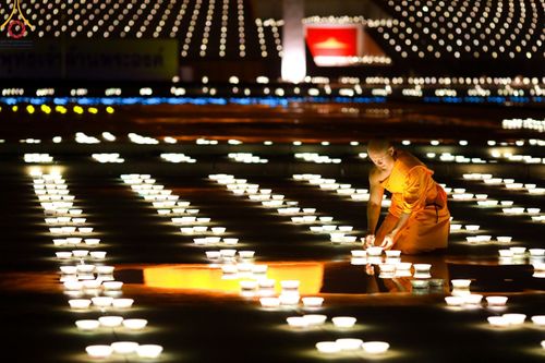 ภาพ No.154822:พิธีจุดประทีป, พิธีฉลองชัยสวดมนต์บทธัมมจักกัปปวัตนสูตร ณ มหารัตนวิหารคด วัดพระธรรมกาย วันอังคารที่ 17 กันยายน พ.ศ. 2567