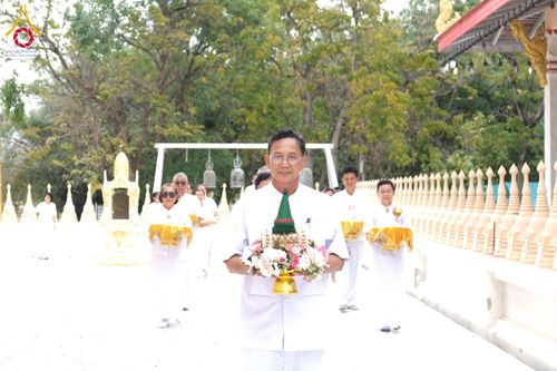 ภาพ No.277939:พิธีตัดปอยผมและปลงผมนาคธรรมทายาท พิธีขอขมาผู้ปกครอง ณ ศูนย์อบรมเยาวชนนครปฐม จ.นครปฐม และพิธีมอบบาตร ผ้าไตร นาคธรรมทายาท พิธีบรรพชา อุปสมบทหมู่ ณ วัดลาดหญ้าไทร จ.นครปฐม