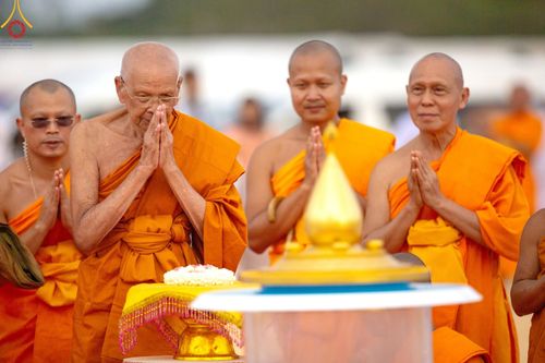 ภาพ No.129355:พิธีประดิษฐานพระบรมสารีริกธาตุ ณ มหารัตนะเจดีย์สิริปทุมสวรรค์ ศูนย์ปฏิบัติธรรมภาคใต้ อ.บางกล่ำ จ.สงขลา วันที่ 10 มีนาคม พ.ศ.2567