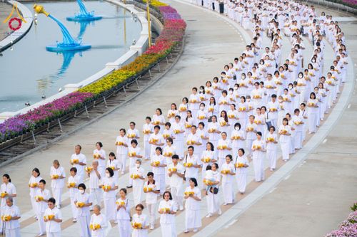 ภาพ No.63151:โครงการอุปสมบทหมู่ บูชาธรรมหลวงพ่อธัมมชโย พ.ศ.2567 ณ ลานธรรม พระมหาธรรมกายเจดีย์ วัดพระธรรมกาย วันที่ 13 เมษายน พ.ศ.2567