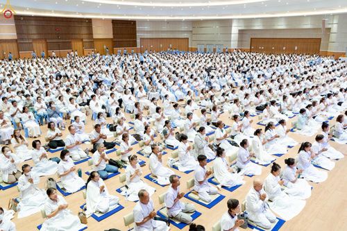 ภาพ No.242250:วันที่ ๒๙ - ๓๑ สิงหาคม พ.ศ. ๒๕๖๘ สัมมนารวมใจผู้นำบุญ บูชาธรรม ๘๑ ปี  หลวงพ่อธัมมชโย รุ่นที่ ๒ กฐินสามัคคีทั่วไทย ๓๐,๐๐๐ วัด โครงการอุปสมบทบูชาธรรมมหาปูชนียาจารย์  ๓,๐๐๐ รูป