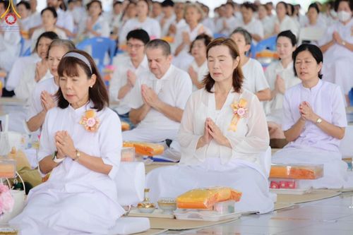 ภาพ No.169777:พิธีถวายภัตตาหารเมนูสวรรค์ "เพื่อการบรรลุธรรม" เนื่องในวันลอยกระทง (ขึ้น 15 ค่ำ เดือน 12) วันศุกร์ที่ 15 พฤศจิกายน พ.ศ. 2567 ณ หอฉันคุณยายอาจารย์ฯ วัดพระธรรมกาย