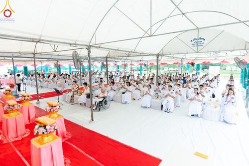 ภาพ No.146572:พิธีทอดผ้าป่าสร้างหลังคาอาคาร 80 ปี หลวงพ่อธัมมชโย ณ ศูนย์ปฎิบัติธรรมวิหารแดง จังหวัดสระบุรี วันอาทิตย์ที่ 28 กรกฎาคม พ.ศ. 2567