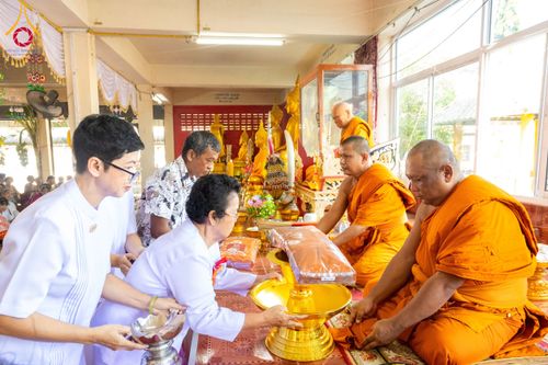 ภาพ No.171716:พิธีทอดกฐิน ณ วัดมหาโพธิ์ จ.ลพบุรี ในโครงการกฐินสามัคคีทั่วไทย 30,000 วัด บูชาธรรม 80 ปี หลวงพ่อธัมมชโย โดยคณะศิษยานุศิษย์วัดพระธรรมกาย วันที่ 27 ตุลาคม พ.ศ. 2567