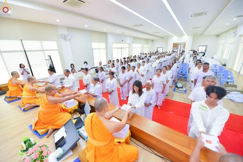 ภาพ No.250070:วันที่ 26-28 กันยายน พ.ศ. 2568 โครงการอบรมอุบาสกแก้ว อุบาสิกาแก้ว รุ่นที่ 3 ตัวแทนทอดกฐินสามัคคีทั่วไทย 30,000 วัด ณ ศูนย์ปฏิบัติธรรมจันทบุรี จ.จันทบุรี