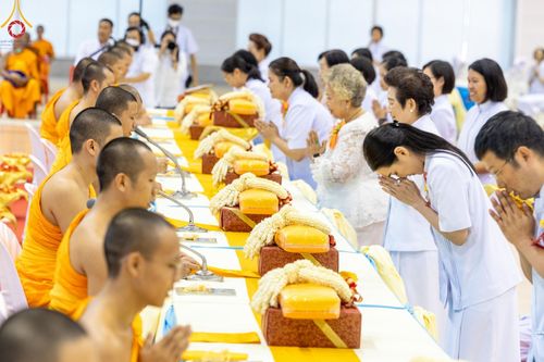 ภาพ No.139768:พิธีมุทิตาพระมหาอุปสมบทอุทิศชีวิต วันอาทิตย์ต้นเดือนที่ 2 มิถุนายน พ.ศ. 2567 ณ ห้องแก้วสารพัดนึก 1 วัดพระธรรมกาย